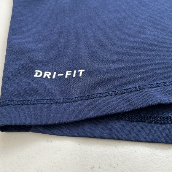 The Nike Tee Athletic Cut Dri Fit Kids Hoodie Shirt Blue Size Medium - Picture 4 of 6